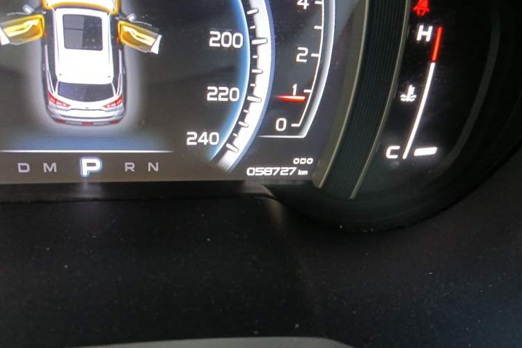 Used Geely Auto Emgrand X7 Sport 2016 1.8TD Automatic ZhiZun Version Odometer Close Up