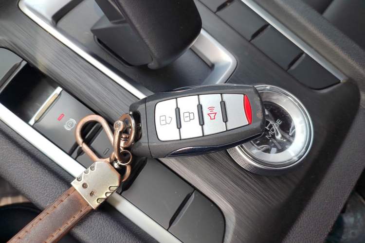 Used Great Wall Poer 2023 2.0T Commercial Version Automatic Diesel Two-Wheel Drive Elite Trim with Long Bed – GW4D20M Vehicle Key