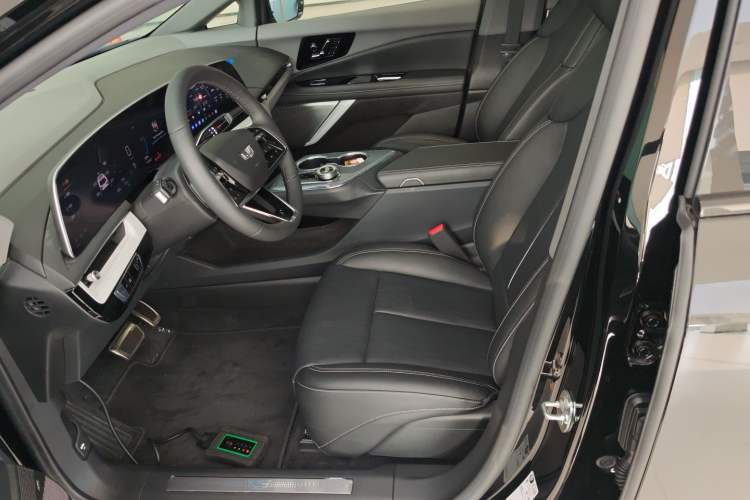 Used Cadillac OPTIQ 2024 Standard Range Version
