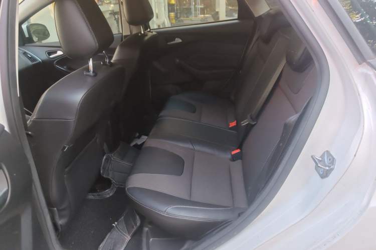 Used Ford Focus 2012 Hatchback 1.6L Automatic Fashion Edition