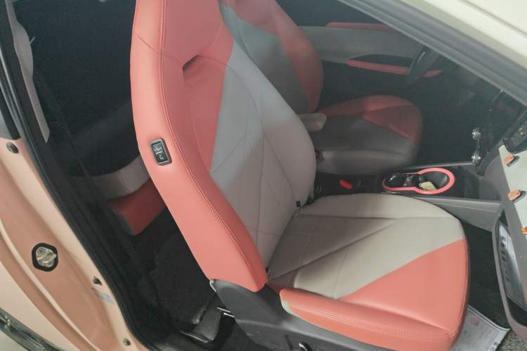 Used Chery Little Ant 2022 300 000 Yuan "Ant Fan" Edition "Extra Sweet" Version Lithium Iron Phosphate 29.2 kWh 30 kW 301 km
