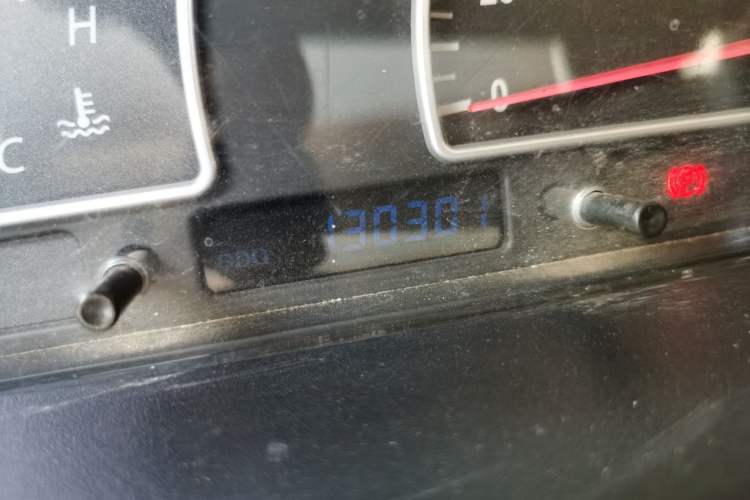 Used Dongfeng Shuaike 2011 1.5L Manual Standard Model 7 Seats China IV Standard Odometer Close Up