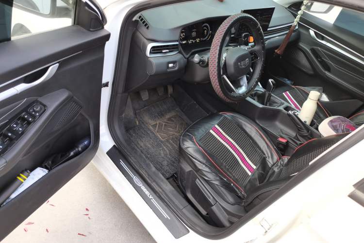 Used Geely Auto Emgrand 2025 4th Generation 1.5L Manual – Dragon Edition