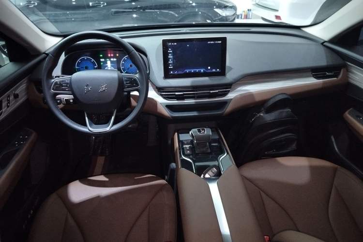 Used Hongqi E-QM5 2024 610 km PLUS
