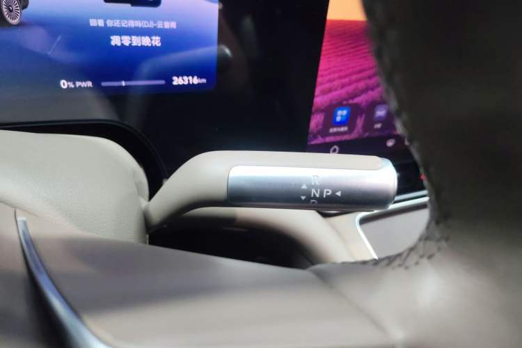 Used Hima AITO M9 2024 Range-Extended Ultra Version 52 kWh 5-Seater Model Gear Lever