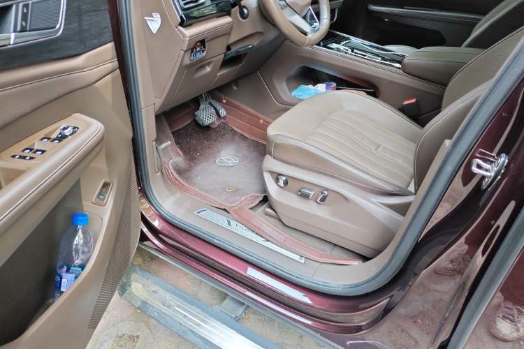 Used Volkswagen Viloran 2022 330TSI Luxury Edition Driver Seat