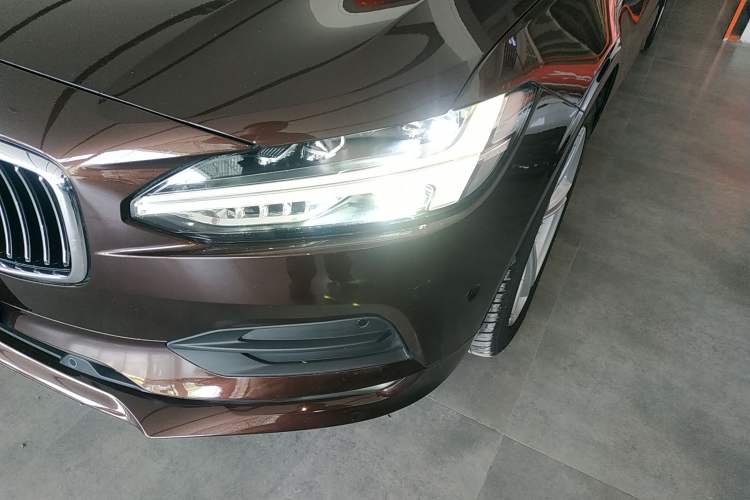 Used Volvo S90 2018 T4 Zhiyuan Edition
