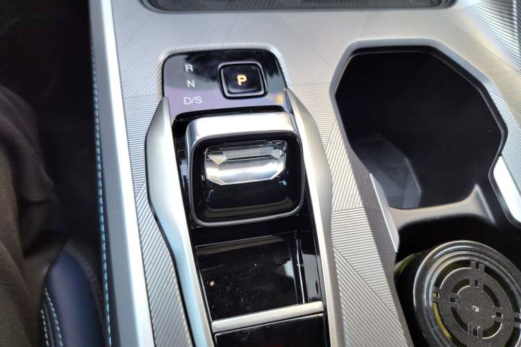 Used GAC Trumpchi GS3 2023 Shadow Speed 270T Enjoyment Edition Gear Lever