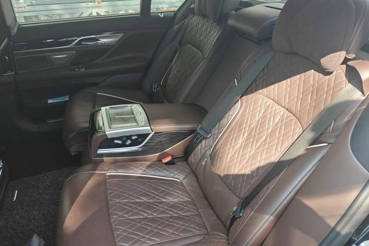 Used BMW 7 Series 2019 Restyled 740Li Leading Edition M Sport Package Left Rear Seat