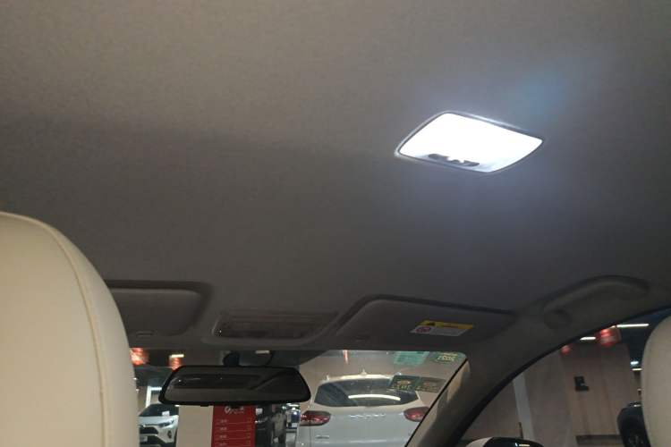 Used Honda Vezel 2015 1.5L CVT two-wheel drive Comfort trim Headliner