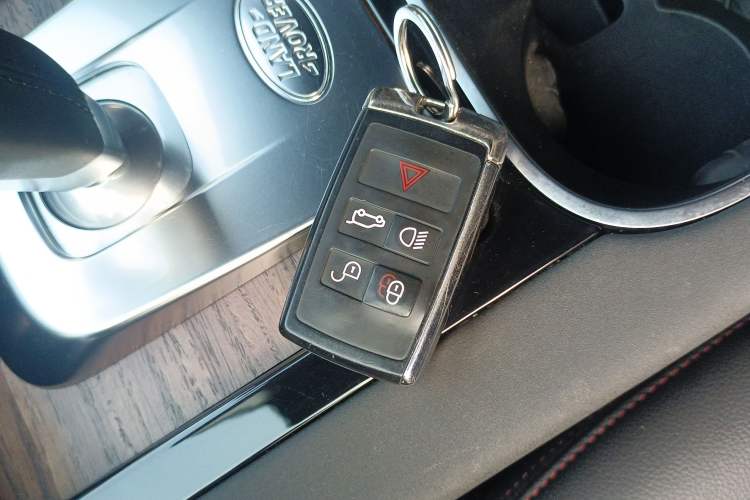 Used Land Rover Discovery Sport 2020 249 PS R-Dynamic Performance Edition Interior 1