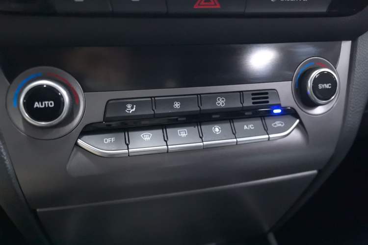 Used Hyundai Mistra 2017 1.8L Automatic Smart GLS China V Standard Audio And AC Panel