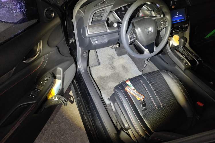 Used Honda Civic 2021 HATCHBACK 220TURBO CVT Trendy Cool Edition
