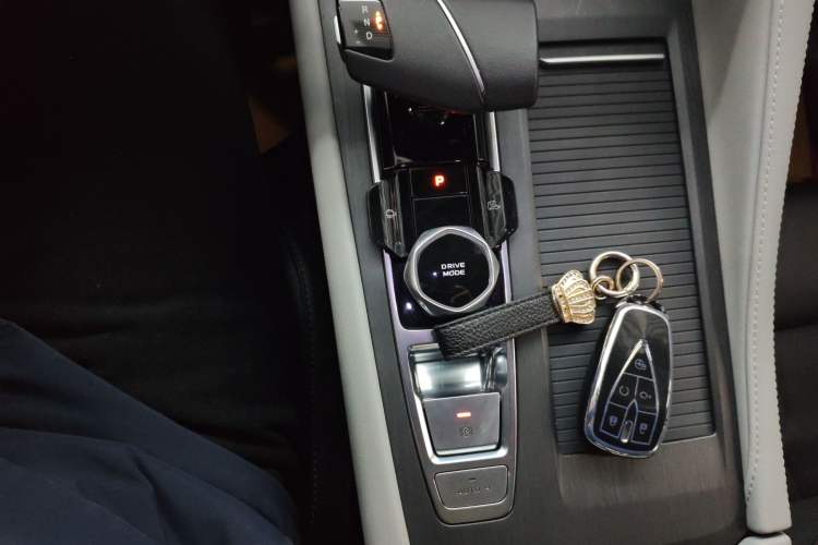 Used Changan CS75 PLUS 2024 3rd Generation Champion Edition 1.5T Intelligent Drive Dynamic Model
