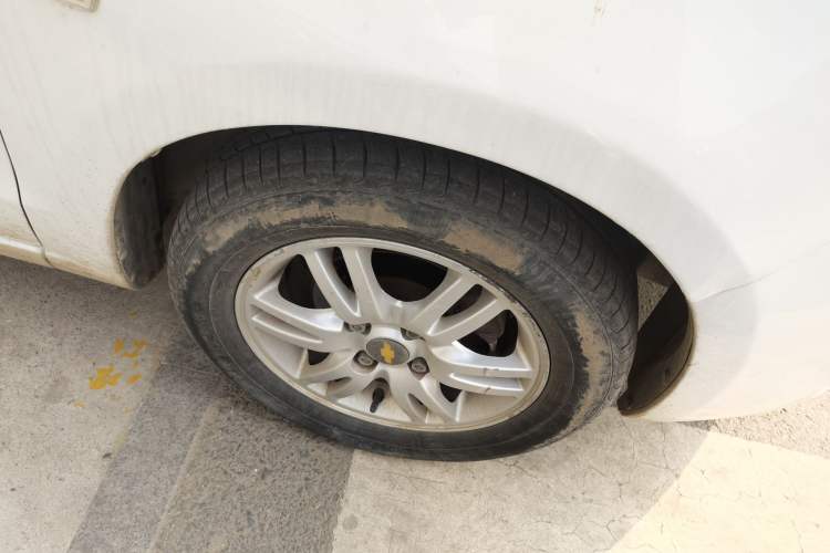 Used Chevrolet Sail 2013 Sedan 1.4L Manual Ideal Happiness Edition Right Front Wheel Hub