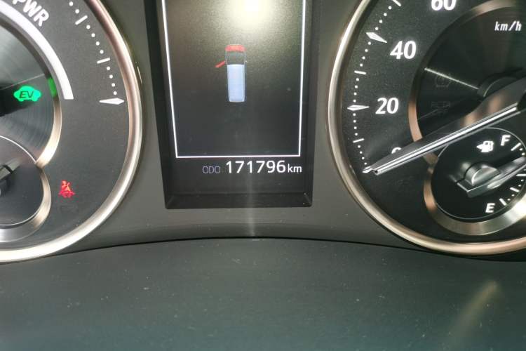 Used Toyota Vellfire 2021 Crown Dual-Engine 2.5L HV Prestige Edition Odometer Close Up