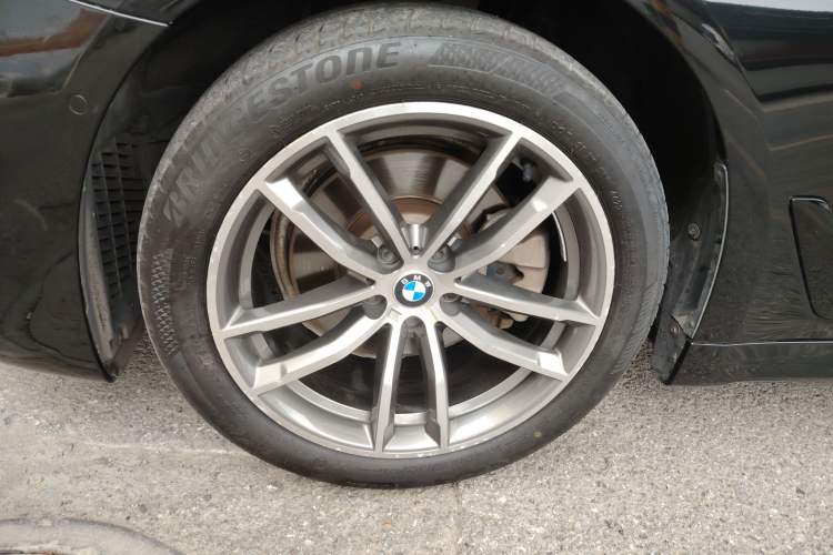 Used BMW 5 Series 2019 525Li M Sport Package Exterior 2