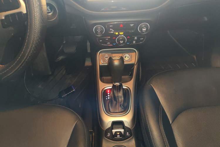 Used Jeep Compass 2017 200T Automatic Family Edition
