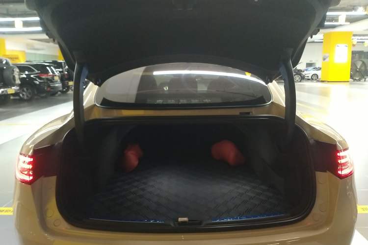 Used Hima Luxeed S7 2025 705 km Max
