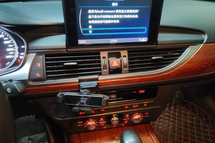 Used Audi A6L 2018 30th Anniversary Edition 35 TFSI Fashion Model Audio And AC Panel