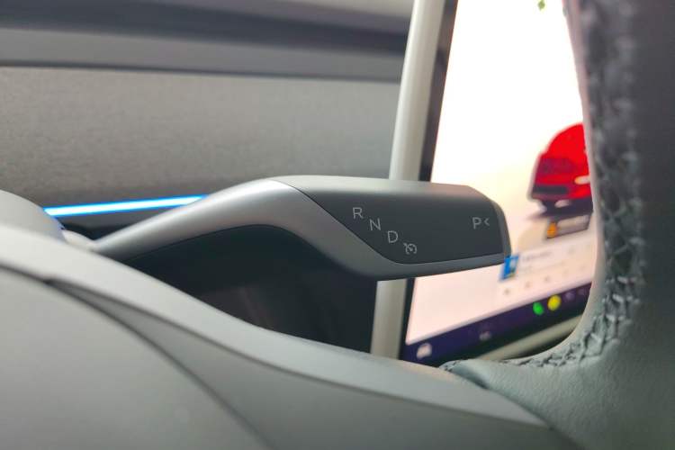 Used Tesla Model Y 2024 Long-Range All-Wheel-Drive Version