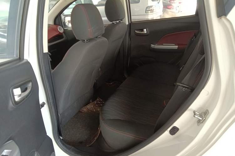 Used CHANGAN Benni 2015 1.4L IMT Prestige Model China V Standard Left Rear Seat