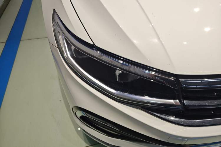 Used Volkswagen Bora 2023 200TSI DSG Enjoyment Edition Right Front Headlight