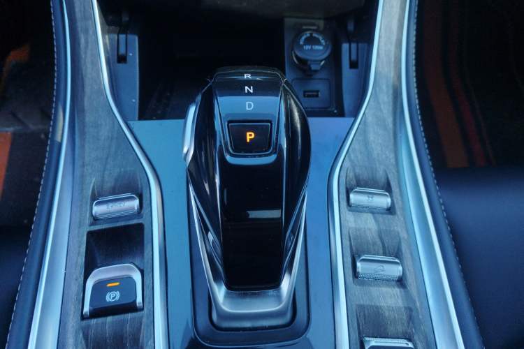 Used Landian E5 2024 Honor Edition 100KM Comfort Model 7 Seats
