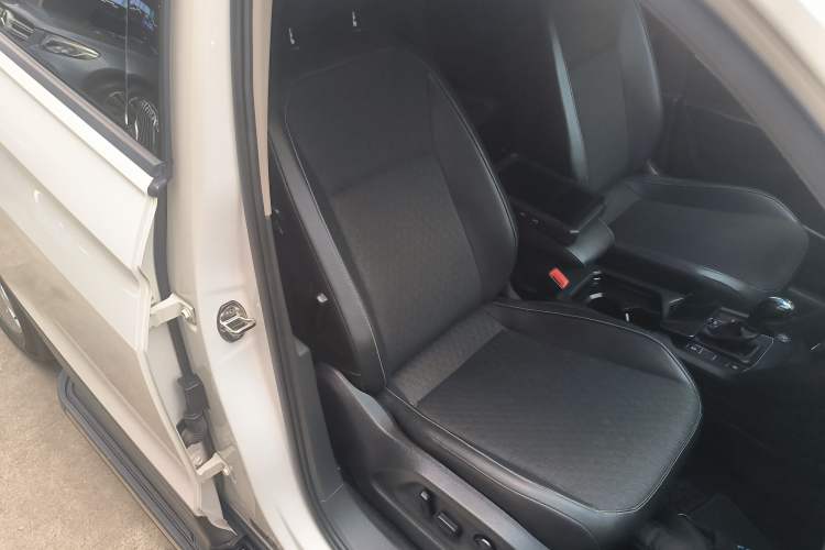 Used Volkswagen Tiguan L 2017 330TSI Automatic Two-Wheel Drive Luxury Edition Right Front Seat