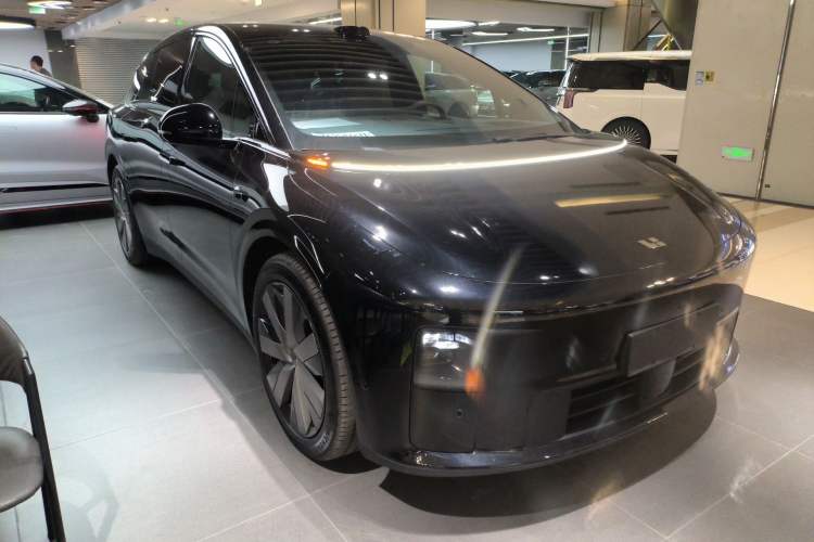 Used Li Auto i6 2025 Model Four-Wheel-Drive Standard Type