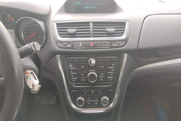 Used Buick Encore 2014 1.4T Automatic Two-Wheel Drive Urban Elite Model Audio And AC Panel