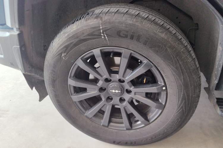 Used Formula Leopard 5 2023 Explore Edition Right Rear Wheel Hub