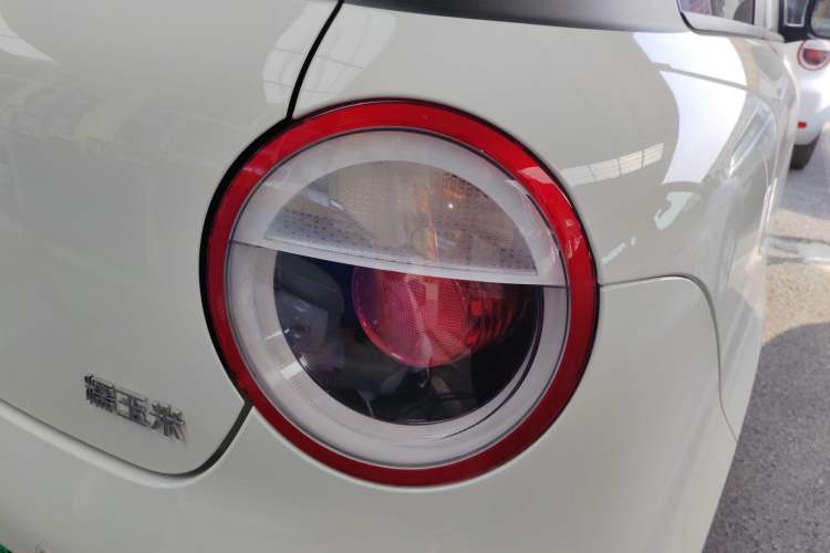 Used CHANGAN NEVO Lumin 2026 Model Treasure Edition 205km Passionate Beige Ningde Right Rear Taillight