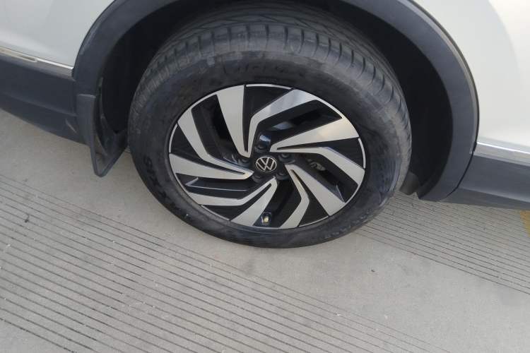 Used Volkswagen Tiguan L 2022 330TSI Automatic Two-Wheel Drive Smart Edition
