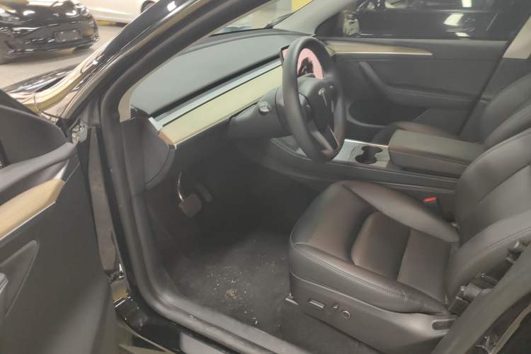 Used Tesla Model Y 2024 Long-Range All-Wheel-Drive Version Driver Seat