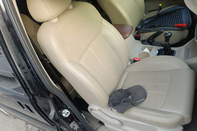 Used FORTHING Lingzhi 2020 M5L 1.6L Luxury 7-Seater