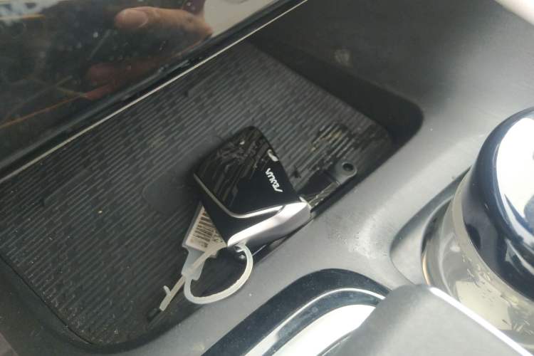 Used Dongfeng Aeolus Huge 2022 Mach Dual-Motor 1.5T MHD Dare-to-Dream Edition