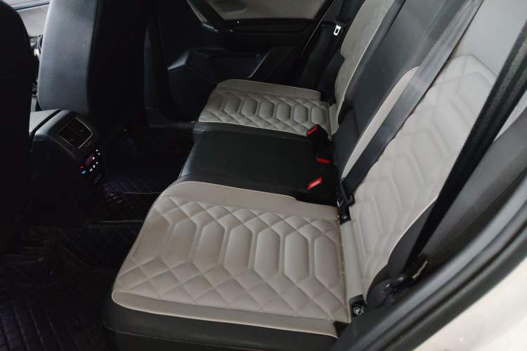 Used Volkswagen Tayron 2023 280TSI Two-Wheel-Drive Luxury Plus Advanced Version
