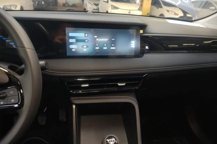 Used Roewe i5 2026 Model 1.5L Manual Comfort Version