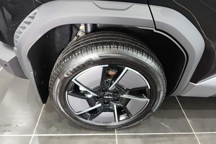 Used Formula Leopard Titanium 3 2025 501 km All-Wheel Drive Intelligent Driving Max Edition