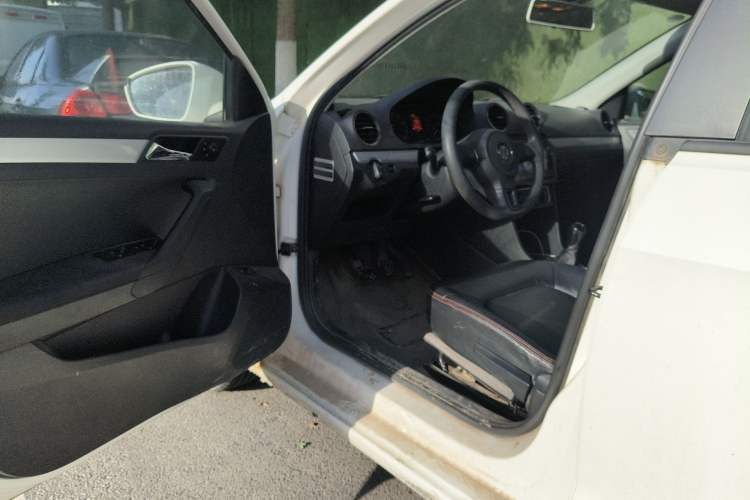 Used Volkswagen Jetta 2013 1.6L Manual Comfort Model