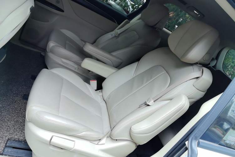 Used Buick GL8 2023 ES Lu Zun Deluxe Model
