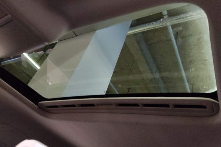 Used Volkswagen Passat 2017 280TSI DSG Luxury Edition Headliner