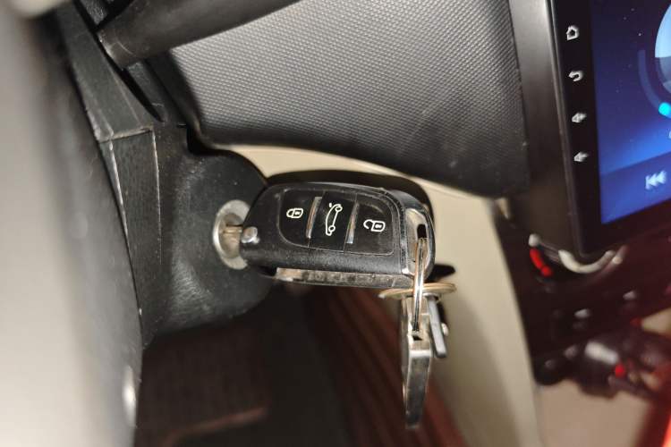 Used CHANGAN KAICHENG Ounuo S 2014 1.5L Luxury Model
