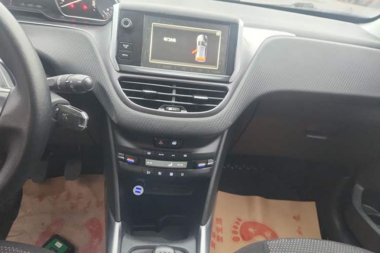 Used Peugeot 2008 2014 1.6L Manual Fashion Edition