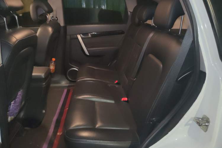 Used Chevrolet Captiva 2014 2.4L Two-Wheel Drive Urban Version 7 Seats Left Rear Seat