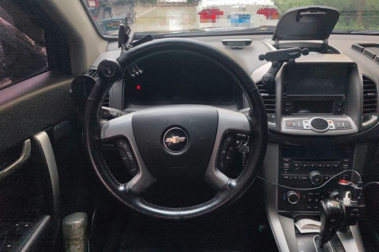 Used Chevrolet Captiva 2012 2.4L 4x4 Flagship Edition 7 Seats Steering Wheel