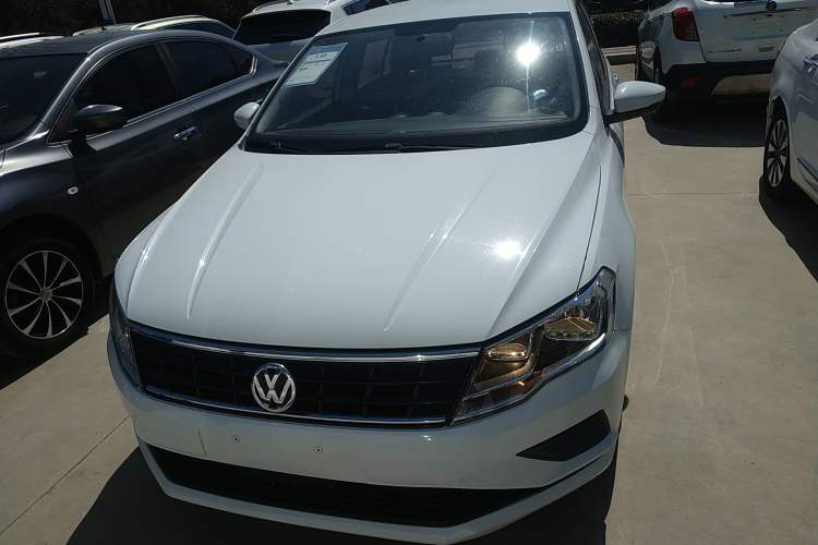 Used Volkswagen Jetta 2019 Dream Edition 1.4L Manual Fashion Version
