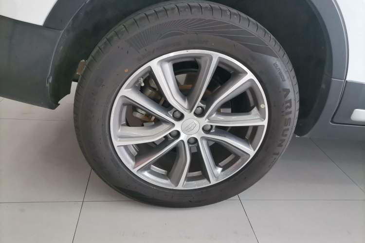 Used Geely Auto Emgrand X7 Sport 2018 2.0L Manual Two-Wheel Drive Zhiya Version
