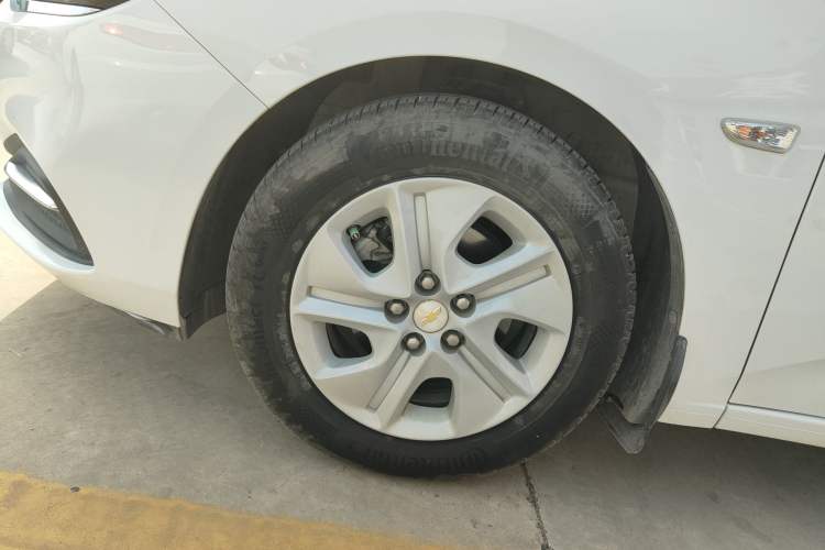 Used Chevrolet Monza 2019 320T Manual Xinxin Edition China VI
